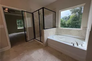 1036 Lakeview Oaks Ct, Grayson, GA 30017 - Photo 17