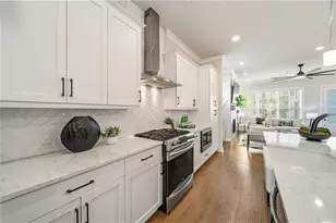 1053 Harvest Park Ln, Suwanee, GA 30024 - Photo 9