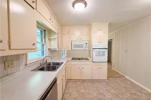 3722 Lindley Cir, Powder Springs, GA 30127 - Photo 11