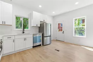 386 Mathewson Pl SW, Atlanta, GA 30310 - Photo 11