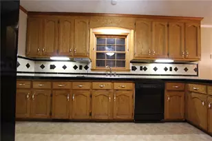 818 Springlake Rd, Lawrenceville, GA 30045 - Photo 7