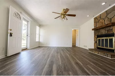 818 Springlake Road, Lawrenceville, GA 30045 - Photo 5