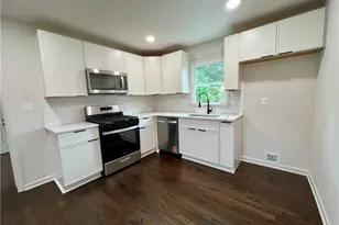2649 Oak Cir, Ellenwood, GA 30294 - Photo 7