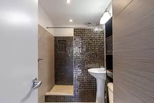 2285 Peachtree Rd NE, Atlanta, GA 30309 - Photo 17