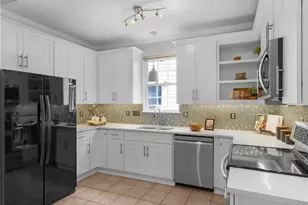 923 Tilden St NW, Atlanta, GA 30318 - Photo 13