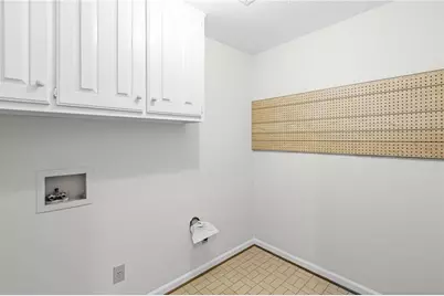 1090 Kelvington Way SW, Lilburn, GA 30047 - Photo 37