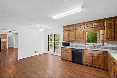 1090 Kelvington Way SW, Lilburn, GA 30047 - Photo 15
