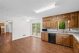 1090 Kelvington Way SW, Lilburn, GA 30047 - Photo 15