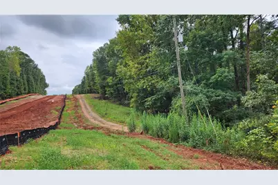1661 Friendship Road, Hoschton, GA 30548 - Photo 17
