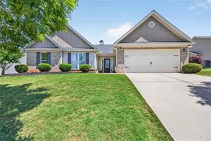 558 River Mist Cir, Jefferson, GA 30549 - Photo 1