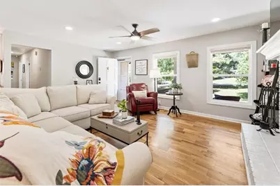 5627 Pinewood Drive, Flowery Branch, GA 30542 - Photo 11