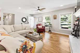 5627 Pinewood Dr, Flowery Branch, GA 30542 - Photo 11