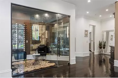 755 Heards Ferry Road, Atlanta, GA 30328 - Photo 15