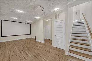 860 Stonehill Ln, Atlanta, GA 30324 - Photo 5