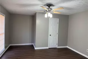 818 Bradford Ct, Lilburn, GA 30047 - Photo 15