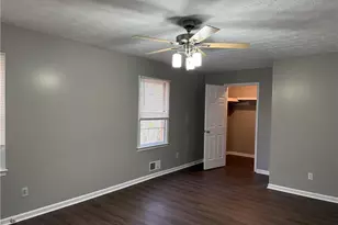 818 Bradford Ct, Lilburn, GA 30047 - Photo 11