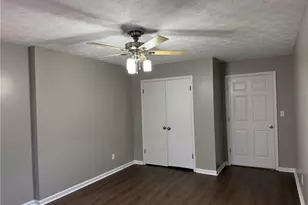 818 Bradford Ct, Lilburn, GA 30047 - Photo 9