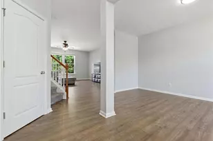515 Creekshire Cir, Canton, GA 30115 - Photo 3