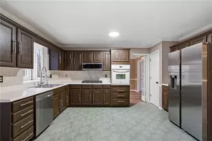 1543 Glencrest Trail, Lawrenceville, GA 30043 - Photo 9