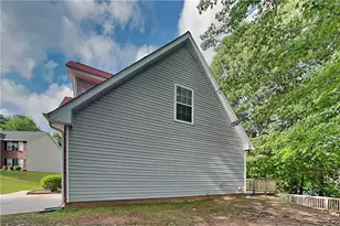 6469 Lester Ln, Stone Mountain, GA 30087 - Photo 17