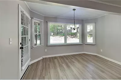 9880 Lake Forest Way, Roswell, GA 30076 - Photo 7