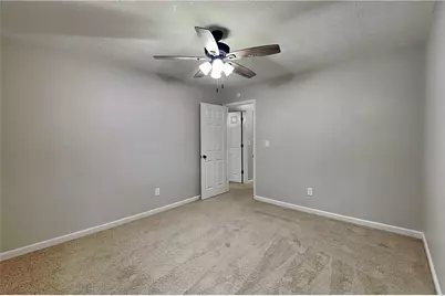 9880 Lake Forest Way, Roswell, GA 30076 - Photo 11