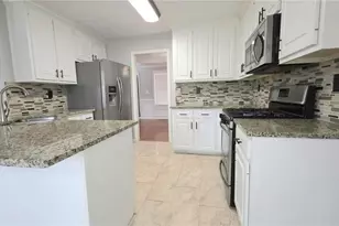 1048 Falls Brooke Dr, Conyers, GA 30094 - Photo 7