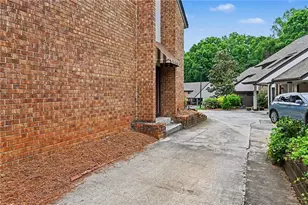 3257 Clairmont N NE, Brookhaven, GA 30329 - Photo 3