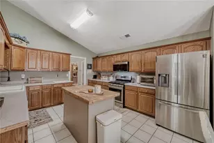 1611 Lake View Ct, Loganville, GA 30052 - Photo 17