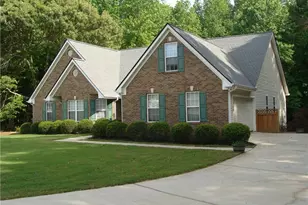 1611 Lake View Ct, Loganville, GA 30052 - Photo 3
