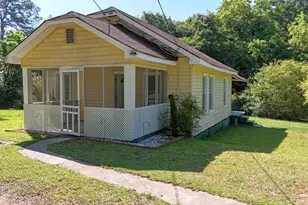 1186 E Tugalo St, Toccoa, GA 30577 - Photo 1