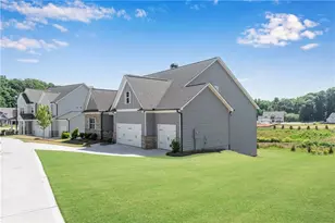 120 Cherokee Rose Ln, Hoschton, GA 30548 - Photo 3