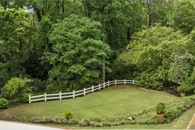 2988 Rockingham Drive NW, Atlanta, GA 30327 - Photo 5
