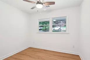 5729 Jefferson Ave, Forest Park, GA 30297 - Photo 9
