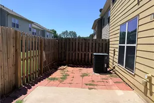 1033 Haley Woods Ln, Lawrenceville, GA 30043 - Photo 29