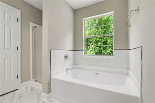 5687 Wellborn Oaks Ct, Lithonia, GA 30058 - Photo 17