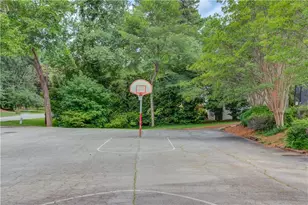 597 Beth Ct SW, Lilburn, GA 30047 - Photo 43