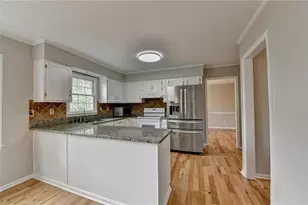 2451 Meadowglen Trail, Snellville, GA 30078 - Photo 17