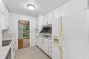 1744 Reindeer Dr NE, Atlanta, GA 30329 - Photo 7