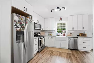 2134 E Cherokee Dr, Woodstock, GA 30188 - Photo 9
