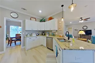 179 Woodlake Cir, Douglas, GA 31535 - Photo 9