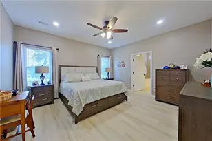 179 Woodlake Cir, Douglas, GA 31535 - Photo 15