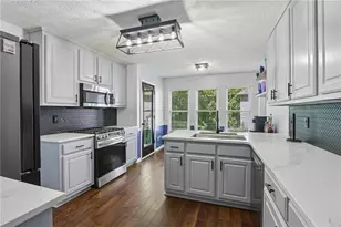 421 Middle Valley Ln, Woodstock, GA 30189 - Photo 5