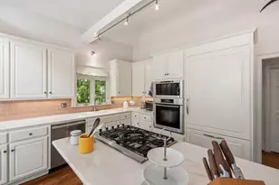 1314 Battleview Dr NW, Atlanta, GA 30327 - Photo 11