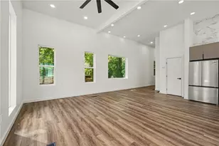 1073 Mayson Turner Rd NW, Atlanta, GA 30314 - Photo 9