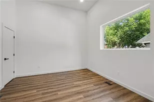 1073 Mayson Turner Rd NW, Atlanta, GA 30314 - Photo 17