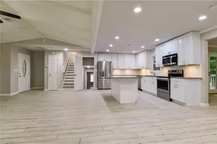 635 Garden Grove Dr, Lawrenceville, GA 30044 - Photo 9
