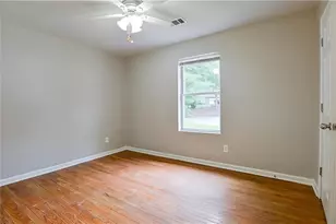 635 Garden Grove Dr, Lawrenceville, GA 30044 - Photo 23