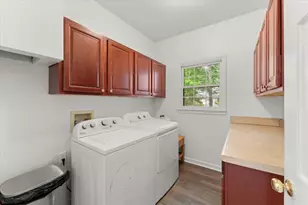 1025 Charlton Trace SW, Marietta, GA 30064 - Photo 17