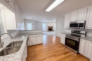 4129 Duncan Ives Dr, Buford, GA 30519 - Photo 7
